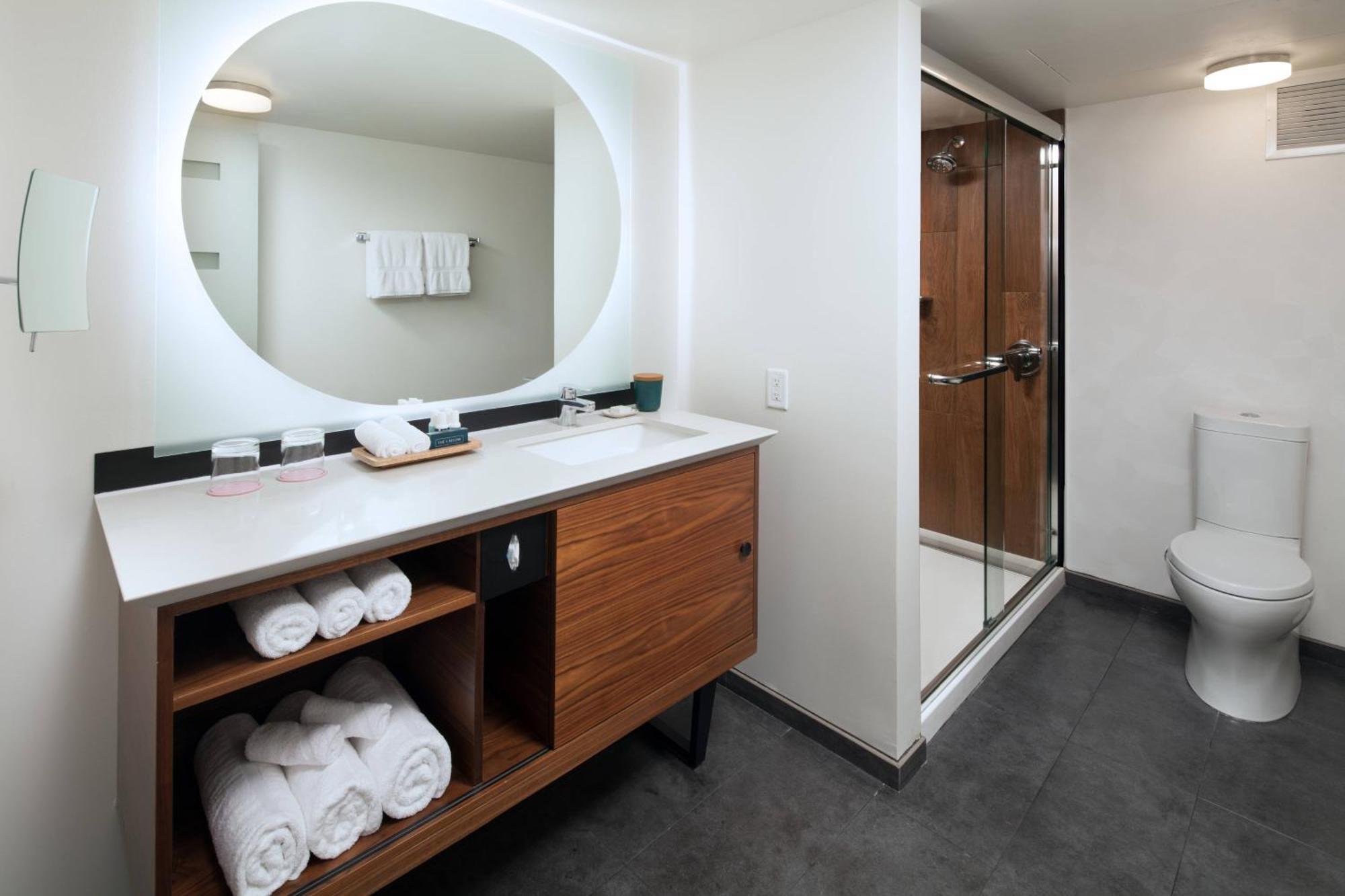 The Laylow, Autograph Collection 4* Honolulu